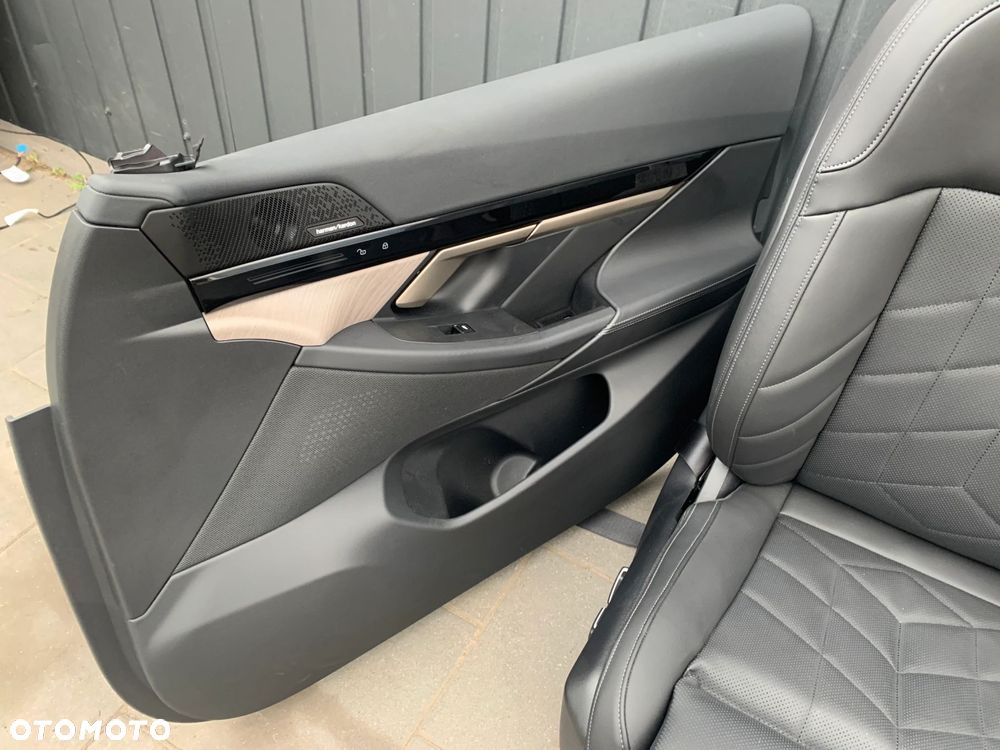 FOTELE TAPICERKA SKÓRA KOMFORT GRZANIE WENTYLACJA PAMIĘĆ BMW 5 G60 HARMAN - 9