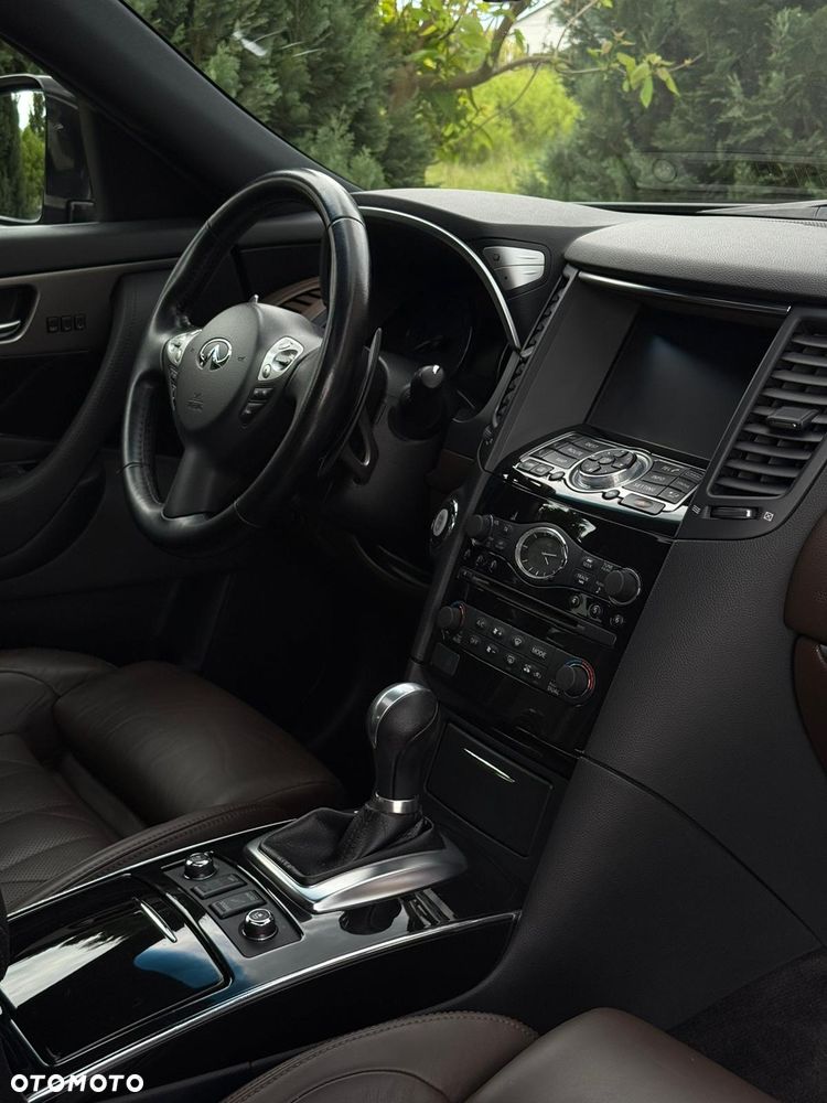 Infiniti QX70 3.7 S - 8