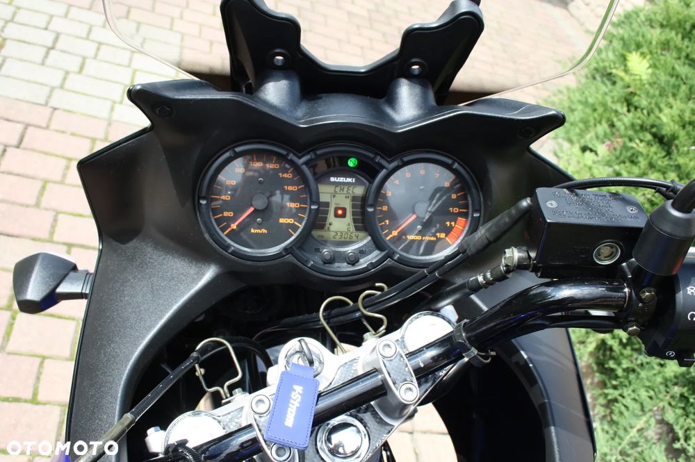 Suzuki V-STROM - 14