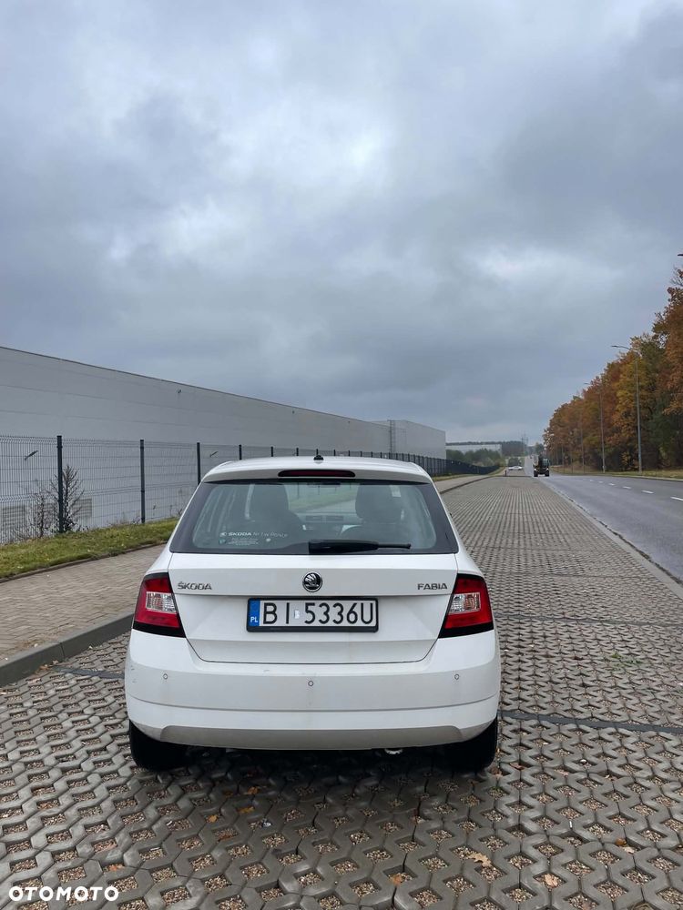 Skoda Fabia 2015 photo 5