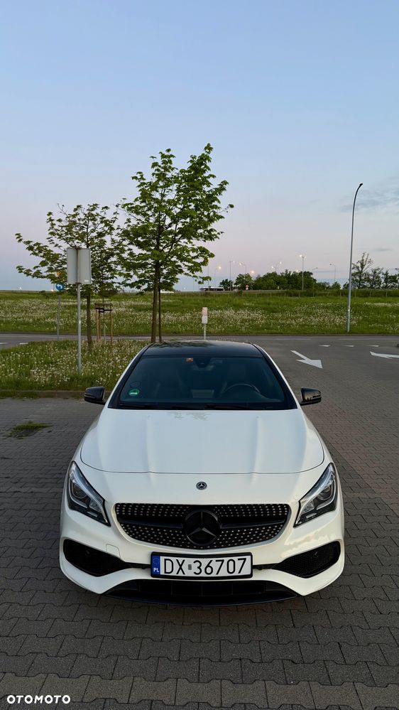 Mercedes-Benz CLA 200 7G-DCT AMG Line - 1