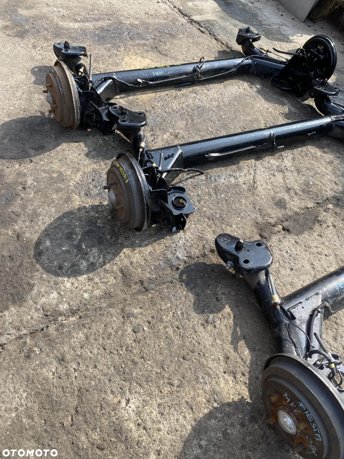 Belka tylna zawieszenia Ford Fiesta MK6 ABS 2002-08r. OE - 3