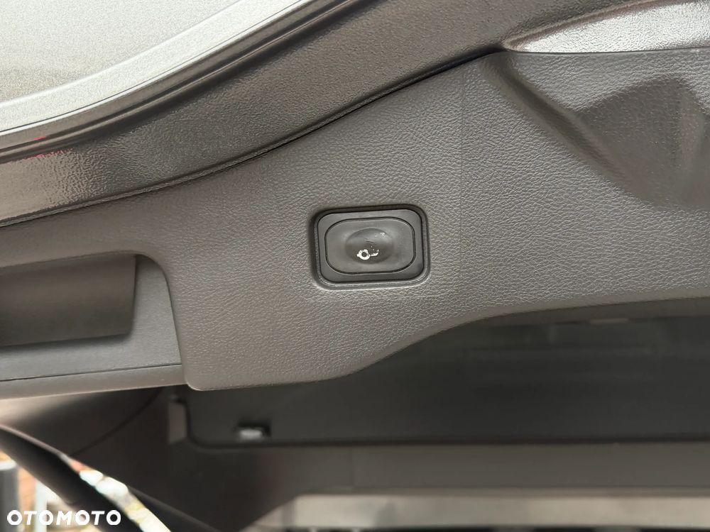 Ford Mondeo 2.0 Hybrid ST-Line X - 37