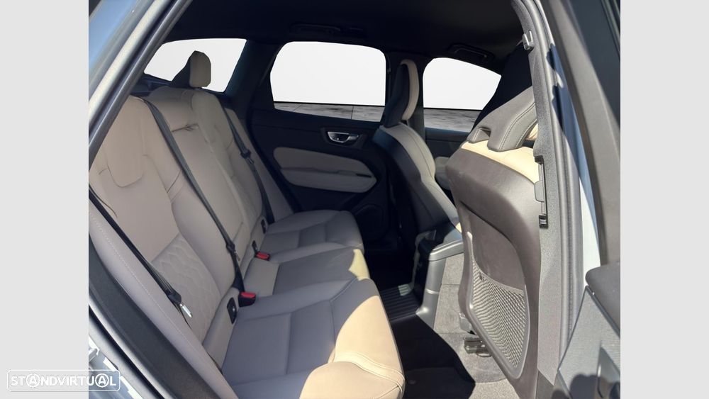 Volvo XC 60 2.0 T6 PHEV Core AWD - 15