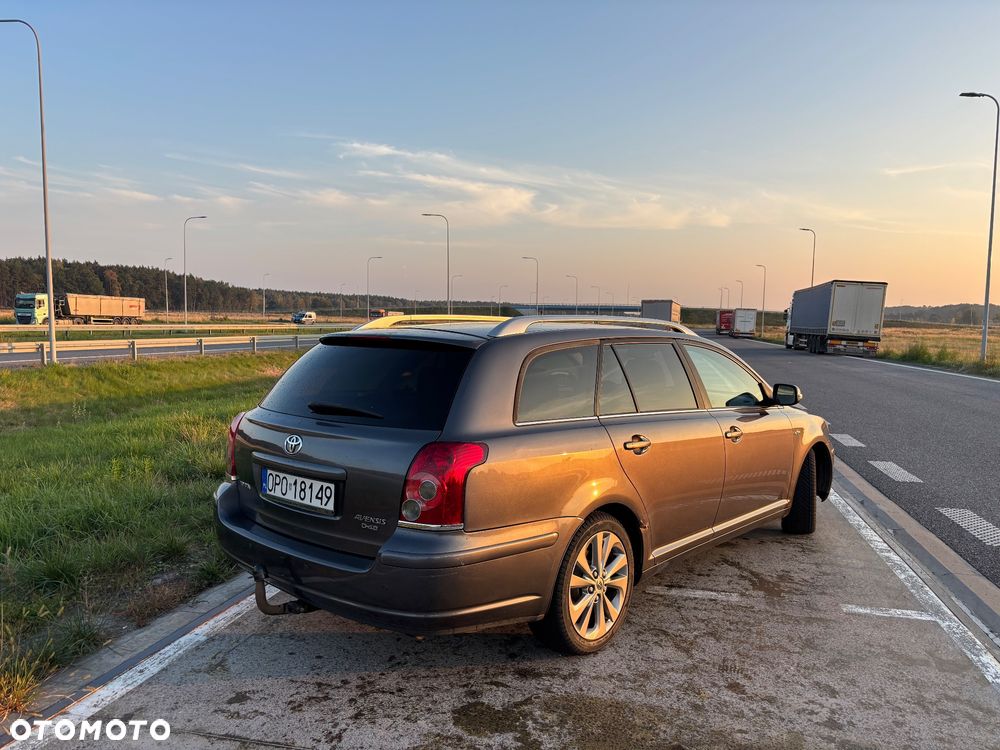 Toyota Avensis 2.2 D-4D Sol Plus - 4