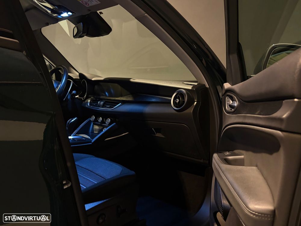 Alfa Romeo Stelvio 2.2 D Super AT8 - 26