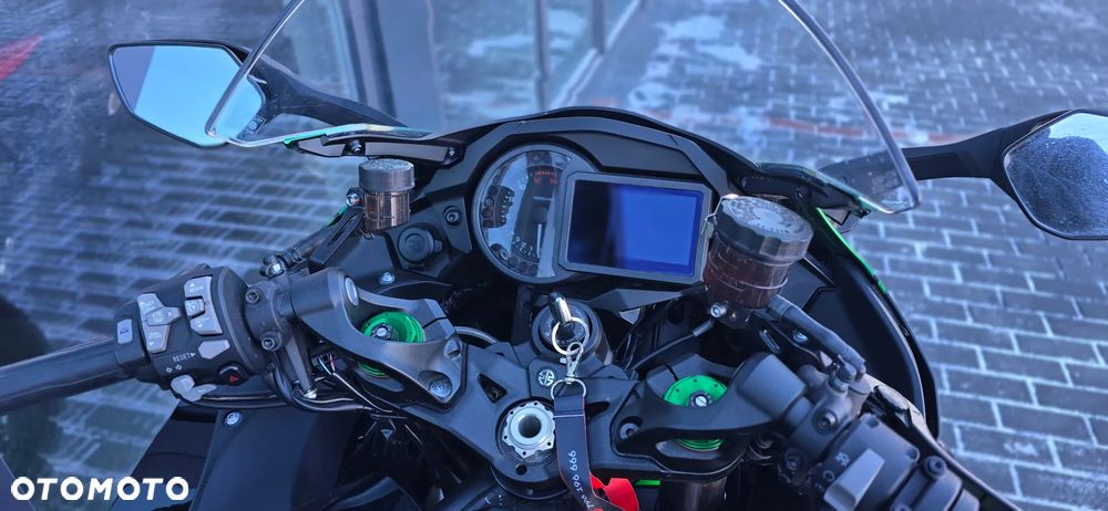 Kawasaki Ninja H2 SX - 17