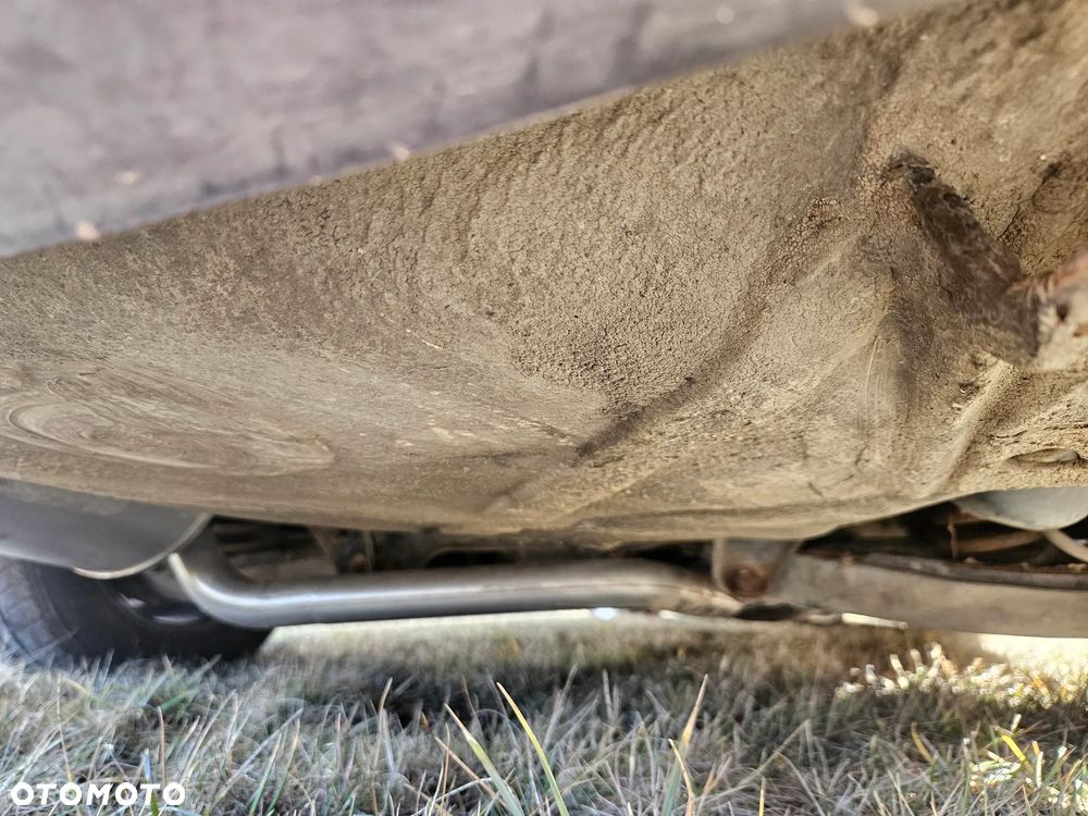 Mercedes-Benz W201 (190) - 12