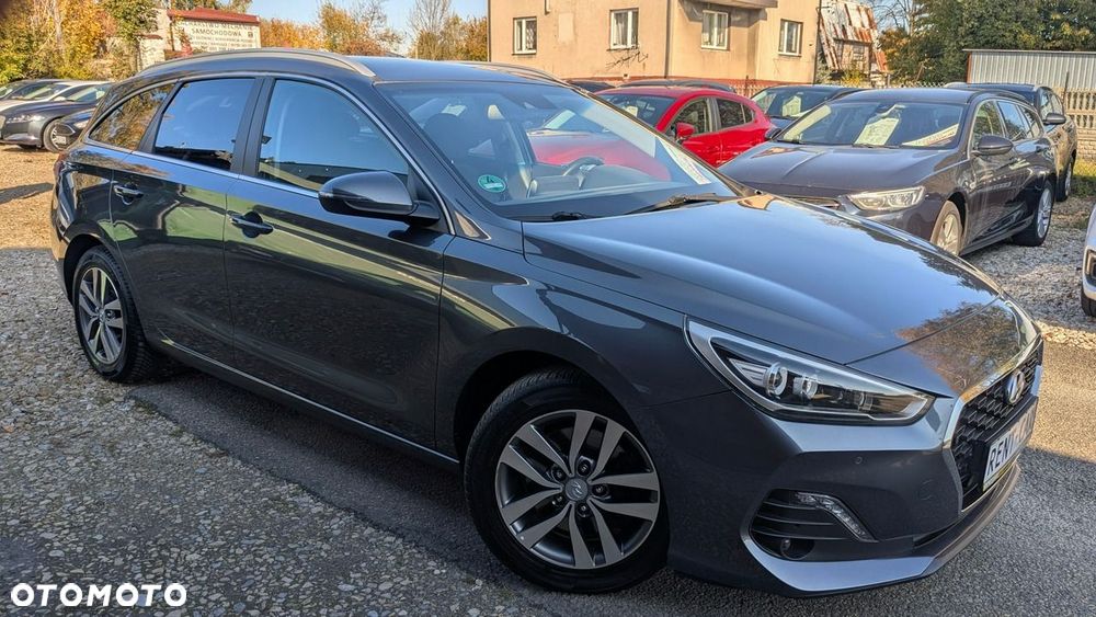 Hyundai i30 1.4 T-GDI Family+ - 8