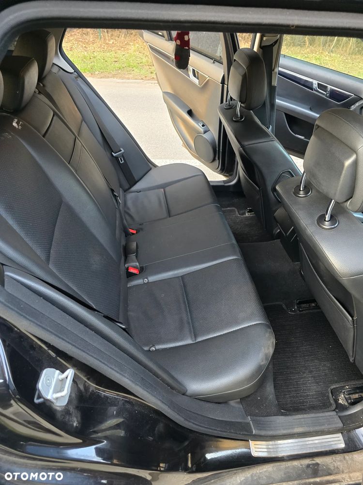 Mercedes-Benz Klasa C 200 CDI Elegance - 24