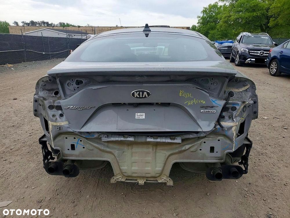 Kia Stinger - 6