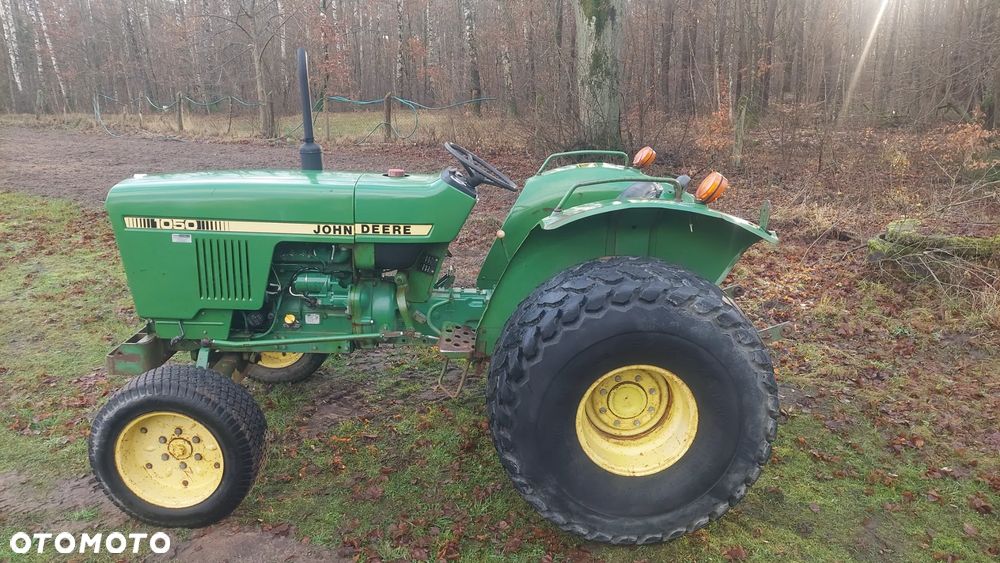 John Deere 1050 - 25