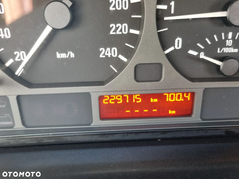 BMW Seria 3 - 16