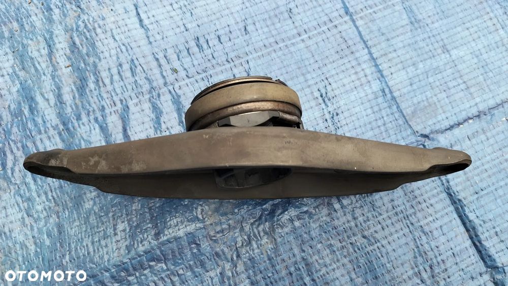 ŁAPA ŁOŻYSKO OPOROWE SPRZĘGŁA  7554027 7570153 7570154 BMW E46 E90 E91 E92 E81 E87 X3 E83 E60 E61 - 2