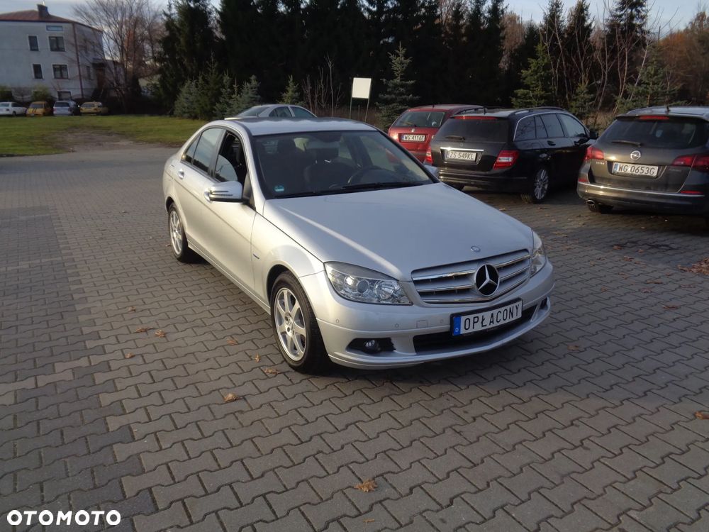 Mercedes-Benz Klasa C 180 CGI BlueEFFICIENCY Avantgarde - 12