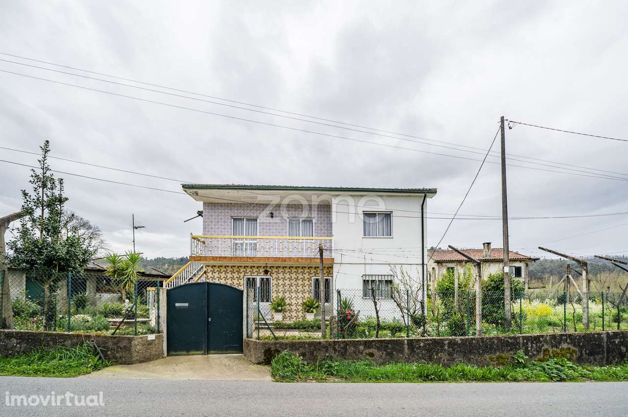 Moradia em Serafão com 2 habitações e lote de 650m² - Grande imagem: 2/52