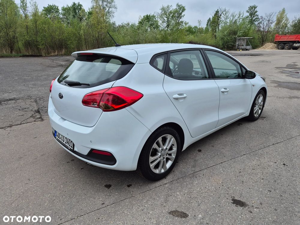Kia Ceed 1.4 L - 8