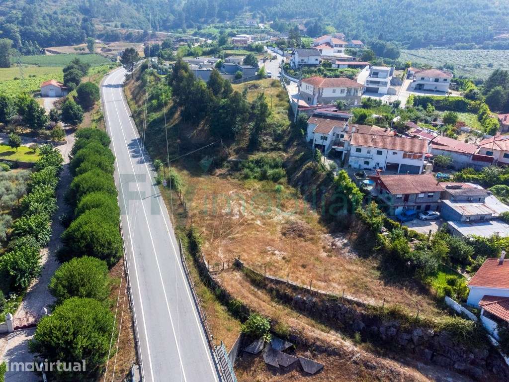 Terreno Urbano em Freixo de Baixo, concelho da Amarante - Grande imagem: 2/11