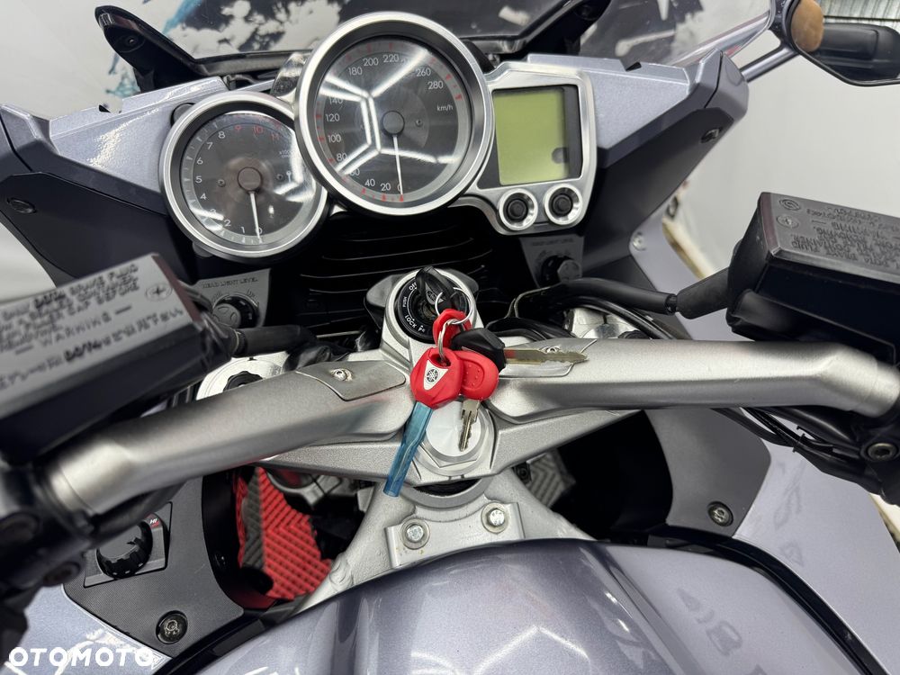 Yamaha FJR - 23