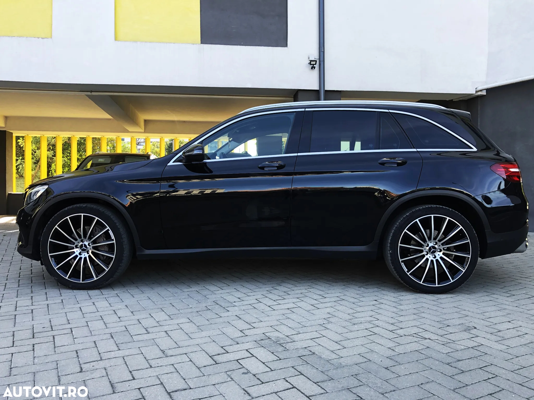 Mercedes-Benz GLC 220 d 4Matic 9G-TRONIC - 29