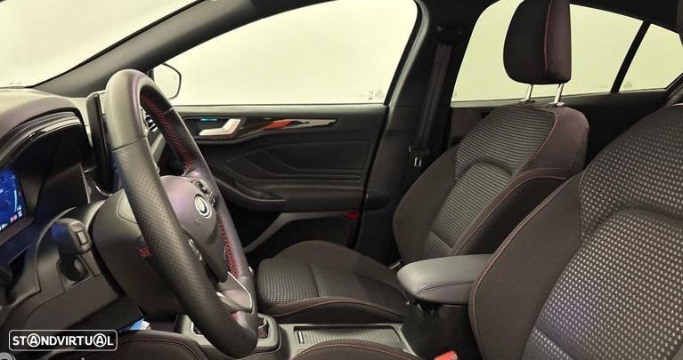 Ford Focus SW 1.0 EcoBoost MHEV Active X - 6