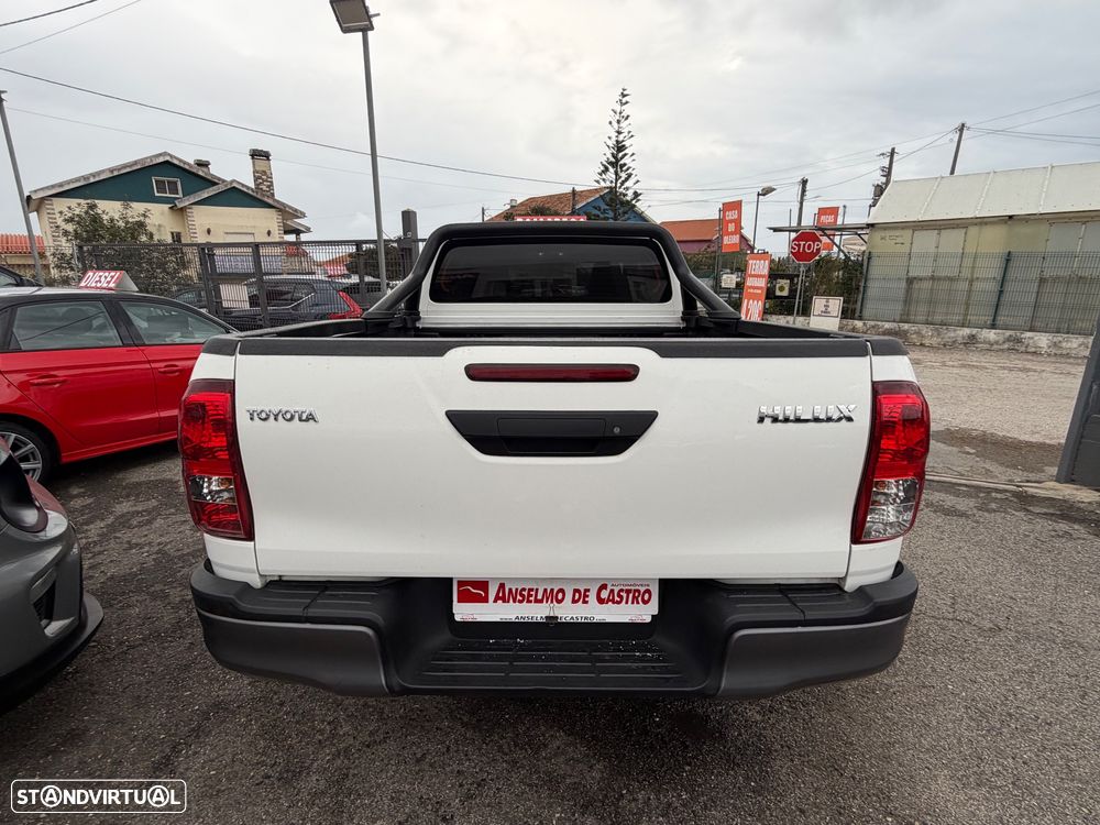 Toyota Hilux 2.4 D-4D 2WD CD Tracker - 19