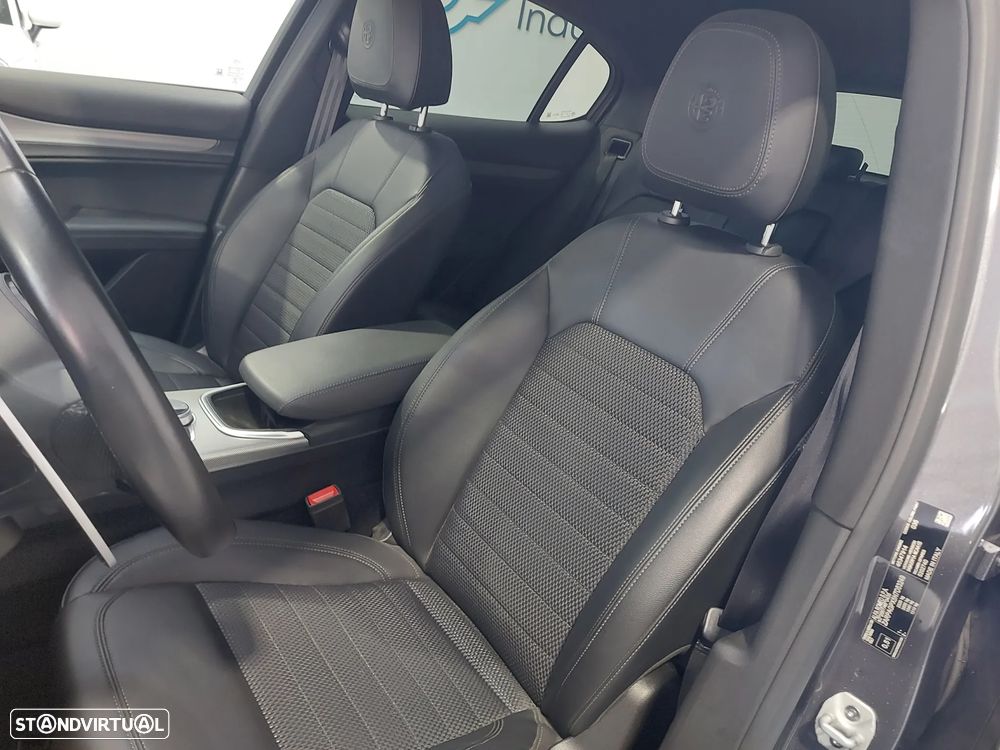 Alfa Romeo Stelvio 2.2 D Sprint AT8 - 15