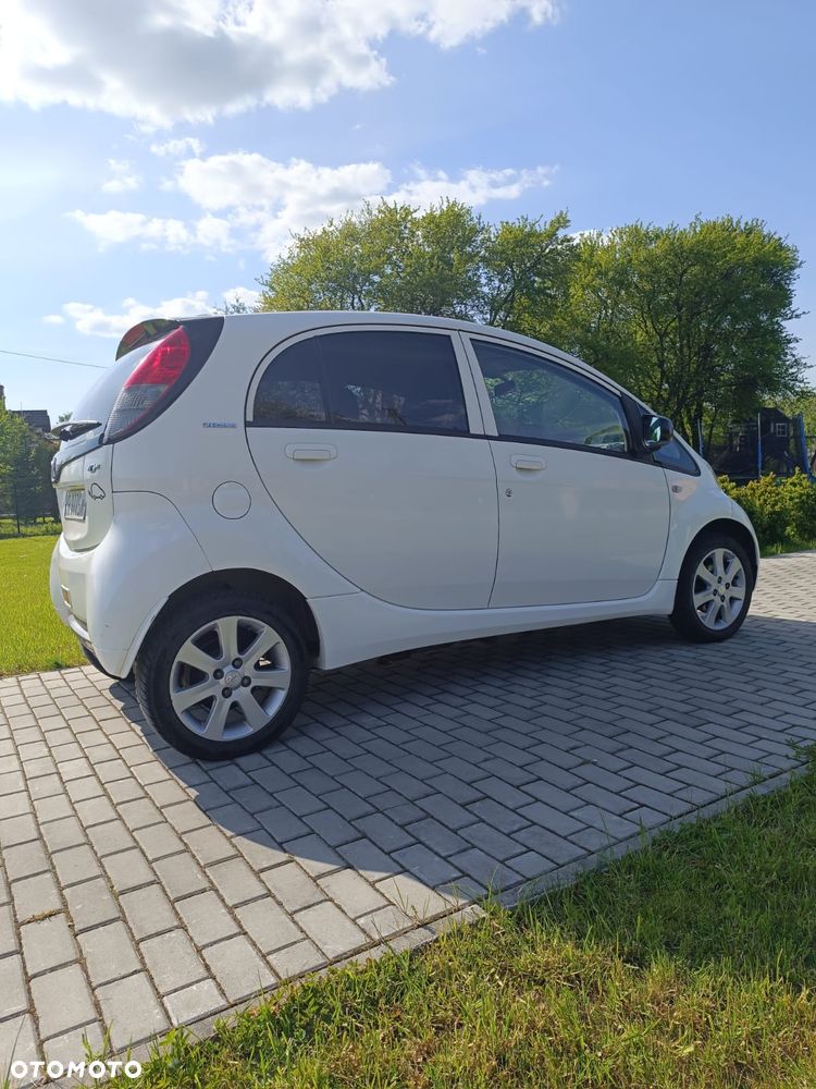 Peugeot iOn High Line - 10