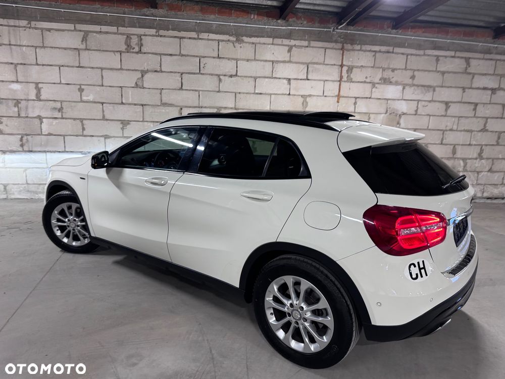 Mercedes-Benz GLA 200 7G-DCT Edition 1 - 18