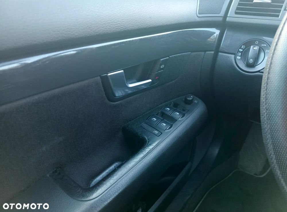 Audi A4 Avant 2.4 - 16