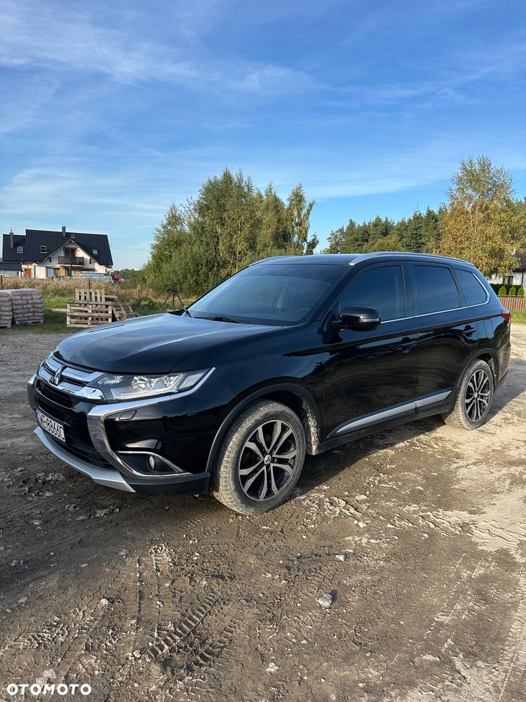 Mitsubishi Outlander - 2