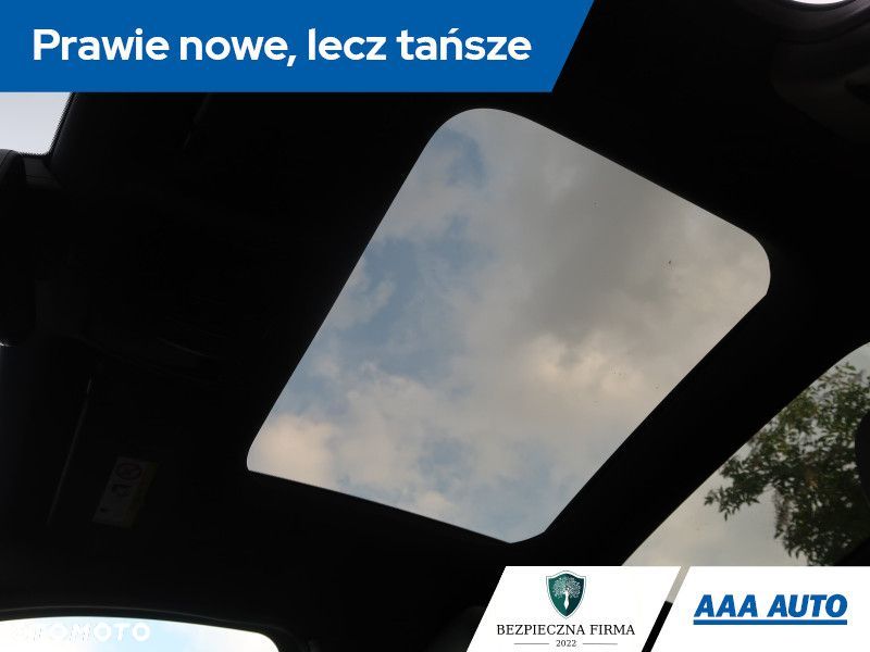 Mercedes-Benz GLA - 23