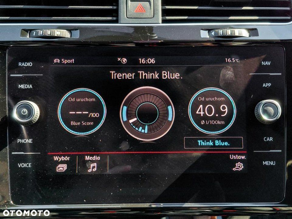 Volkswagen Golf - 28