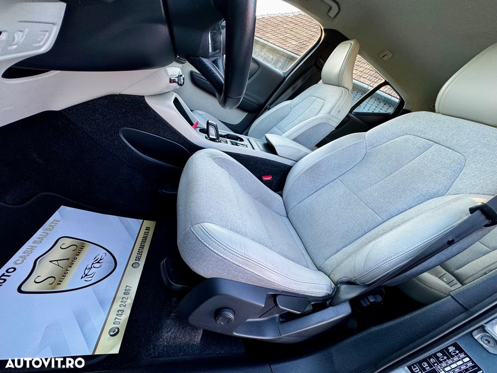 Volvo XC 40 D3 AWD Momentum Pro - 10