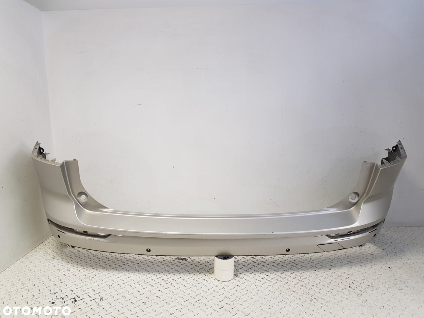 ZDERZAK TYLNY TYŁ VOLVO XC60 2 II R-DESIGN RDESIGNE 17-22 4xPDC 31425198 KOLOR 719 - 2