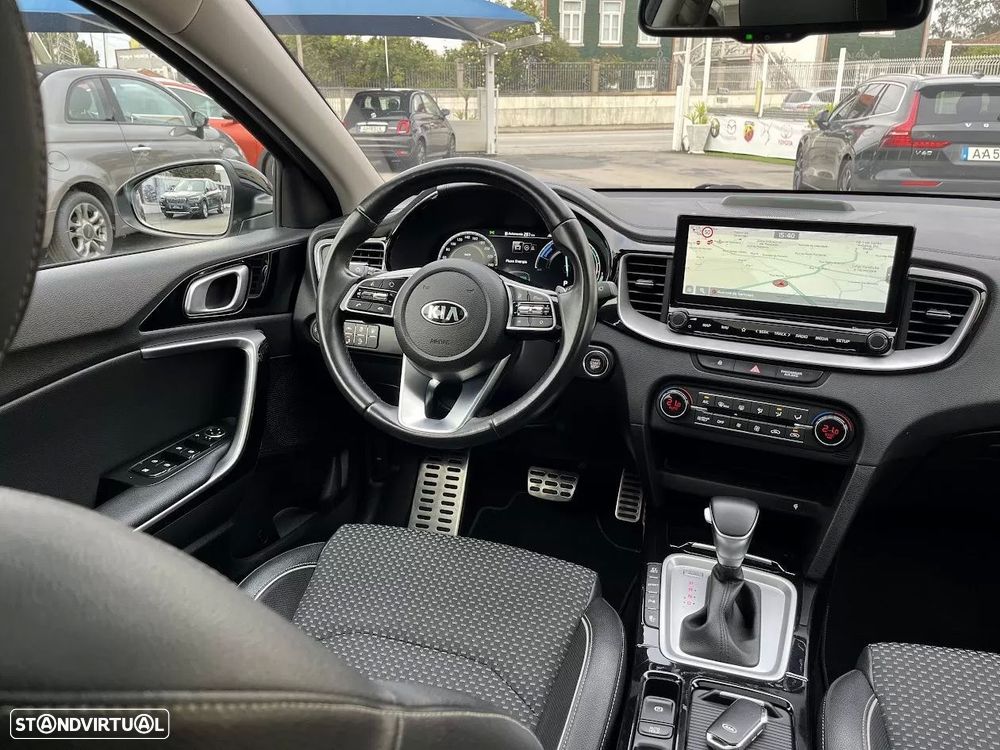 Kia XCeed 1.6 GDi PHEV Drive - 11