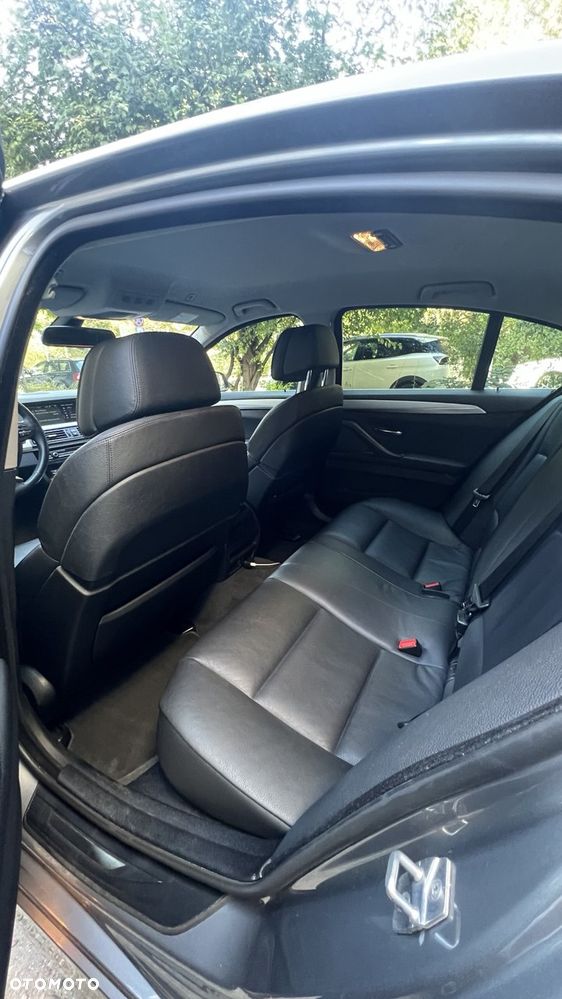 BMW Seria 5 525d xDrive Sport-Aut - 4