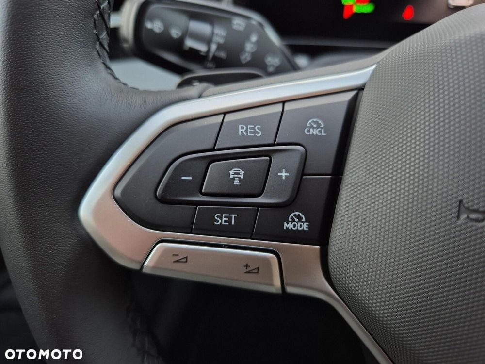 Volkswagen Passat - 21