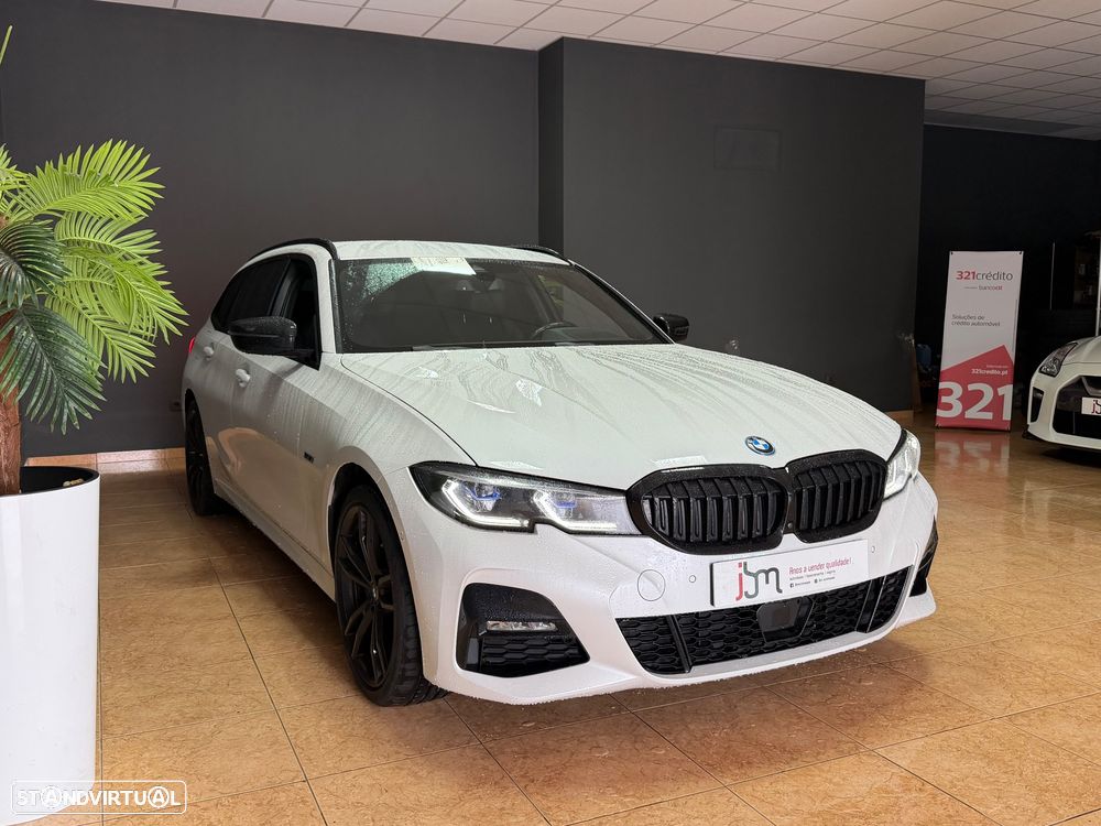 BMW 330 e Pack Desportivo M Auto - 4