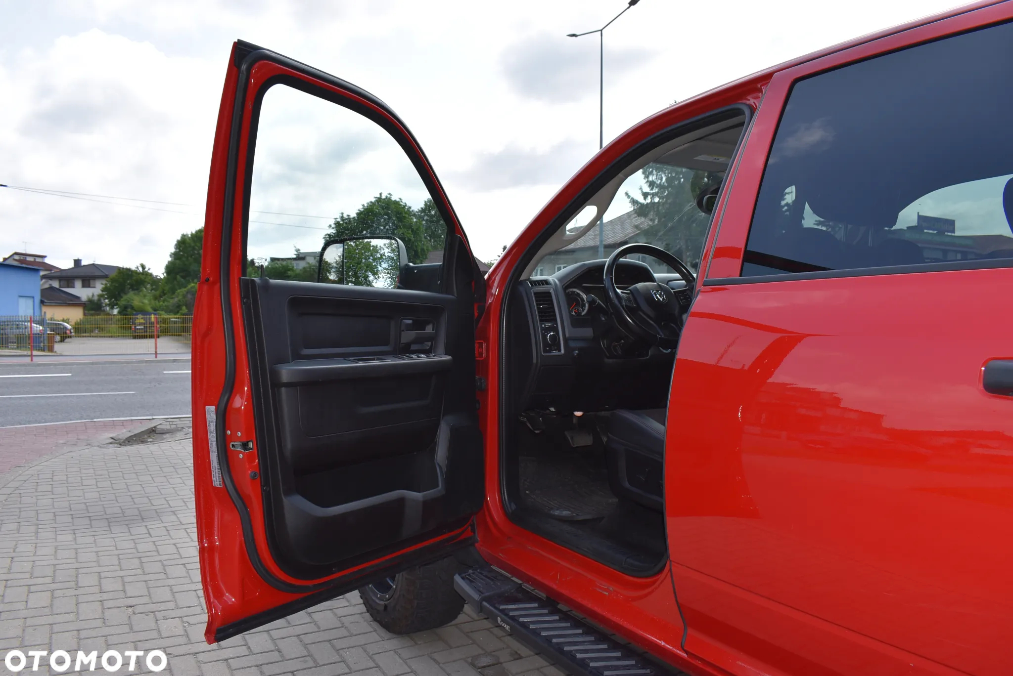 RAM 1500 Crew Cab Sport - 13