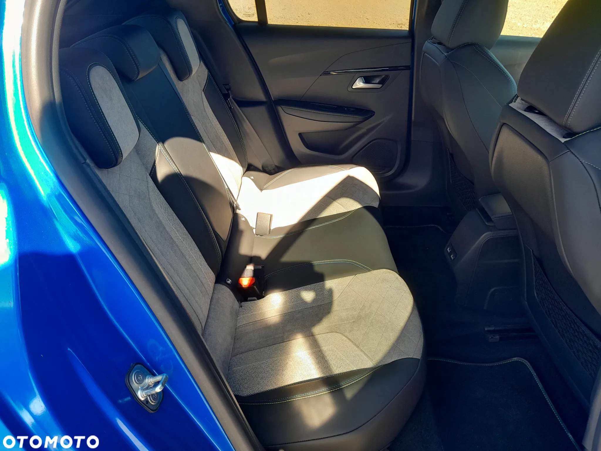 Peugeot 208 e-208 50kWh GT - 11