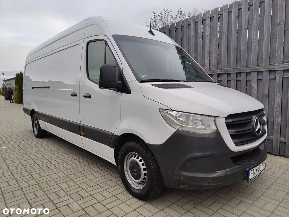 Mercedes-Benz SPRINTER 907 - 2