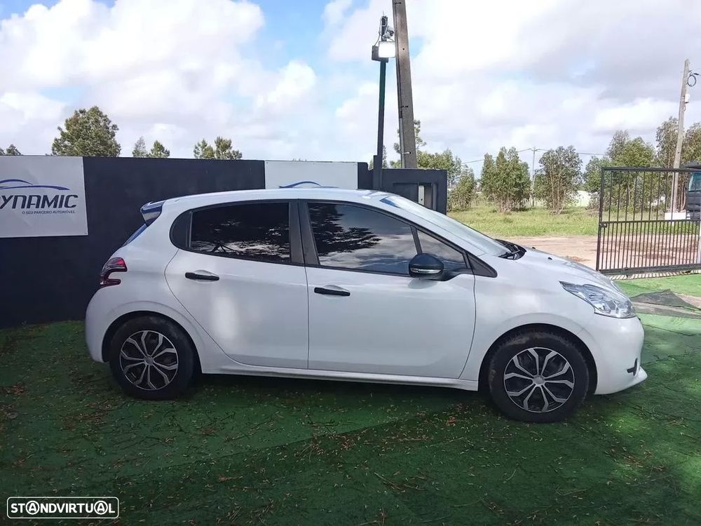 Peugeot 208 - 2