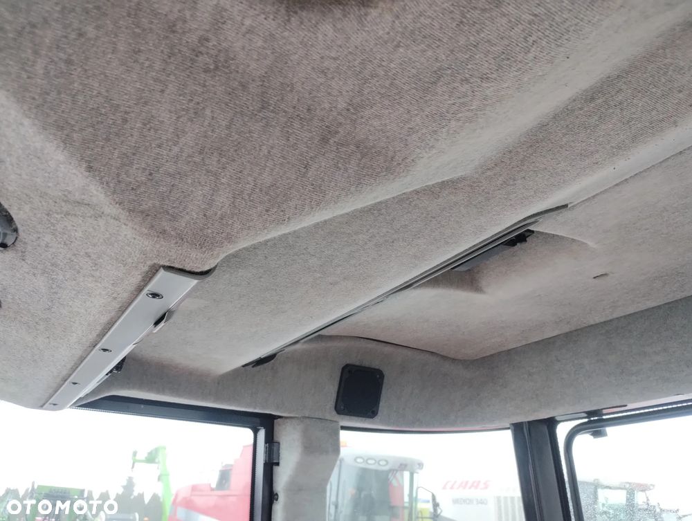 Massey Ferguson 8120 DynaShift 1996R - 18