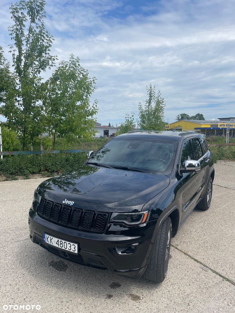 Jeep Grand Cherokee - 31