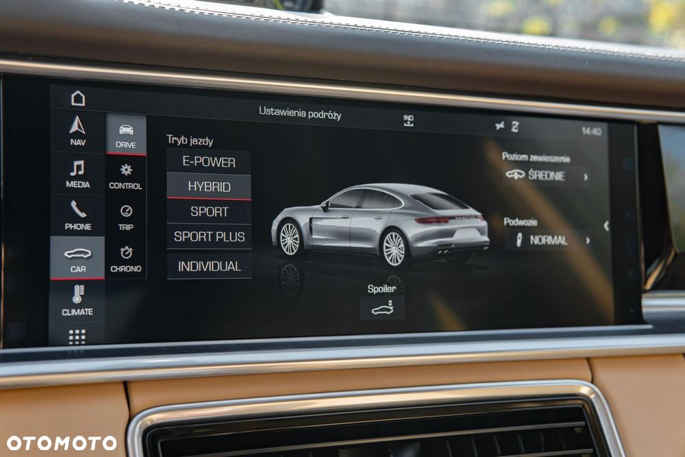 Porsche Panamera 4 E-Hybrid - 27