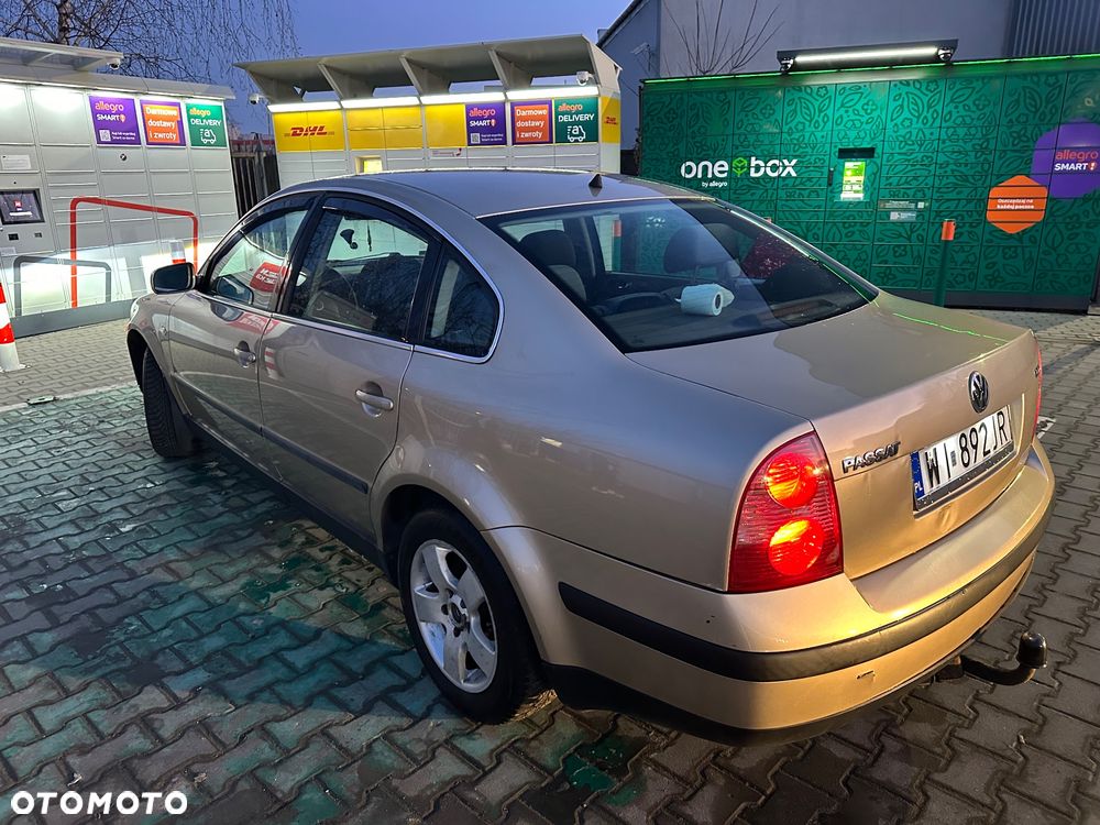 Volkswagen Passat 1.9 TDI Comfortline - 4