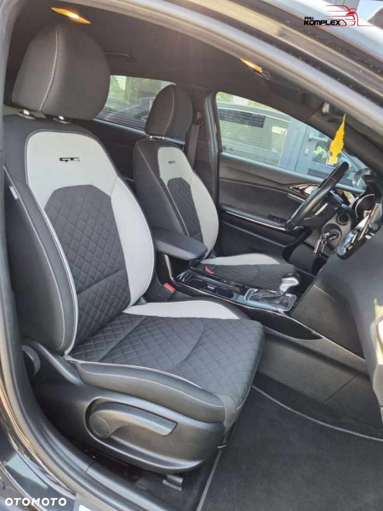 Kia ProCeed - 12