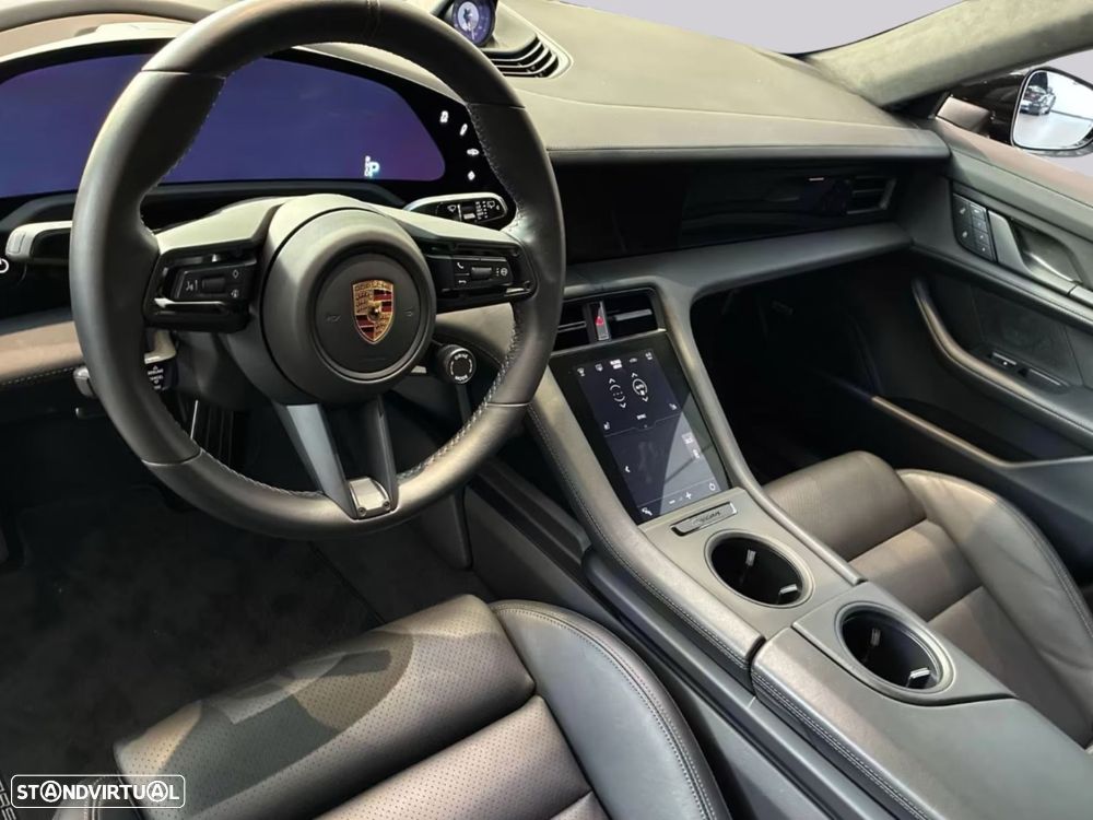 Porsche Taycan Sport Turismo - 6