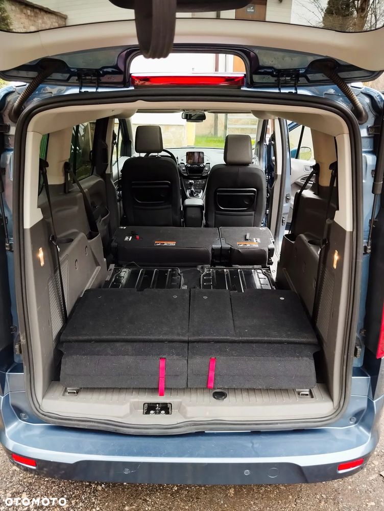 Ford Tourneo Connect Grand - 33